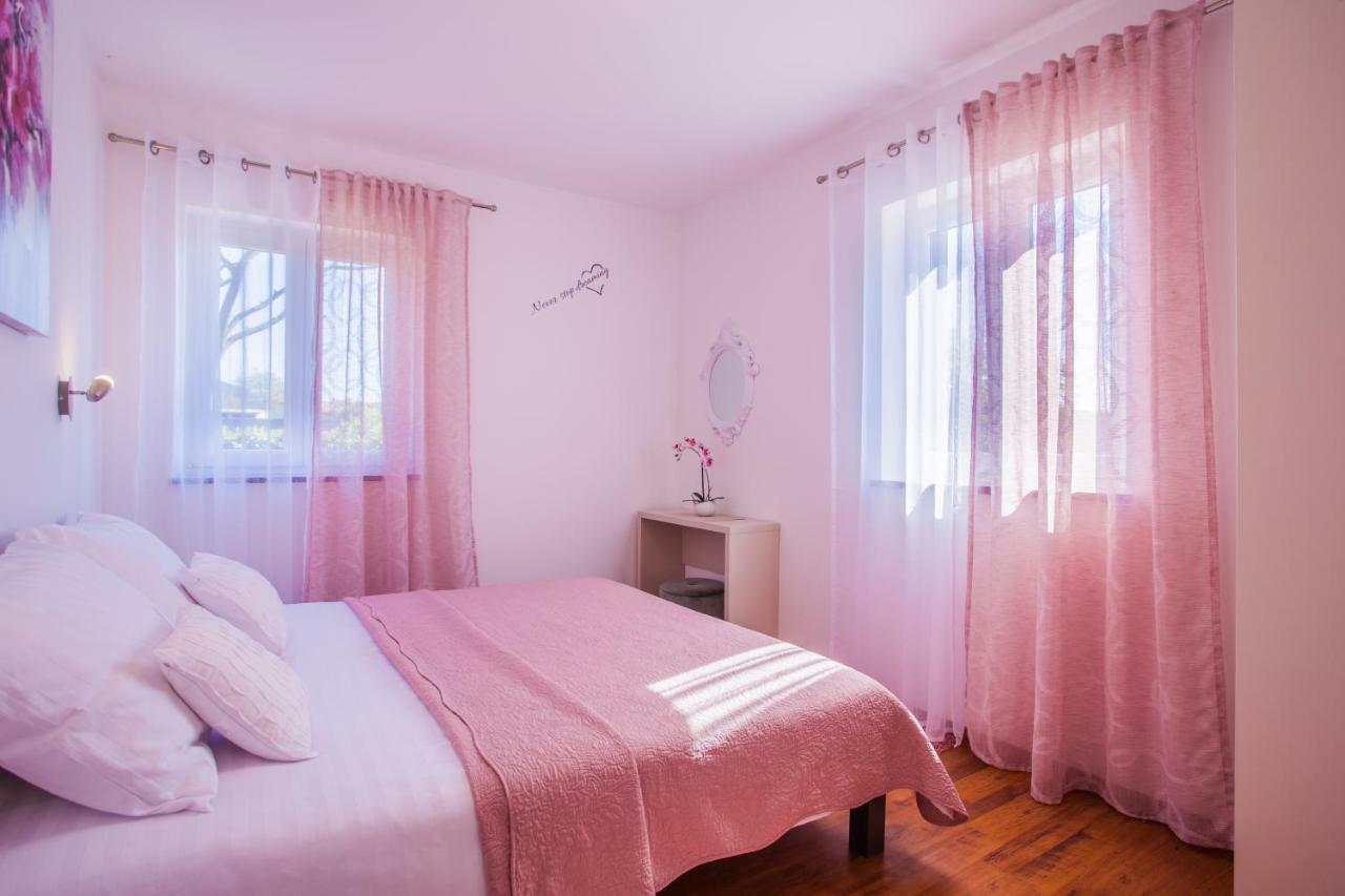 Apartman Madlen Cres Dış mekan fotoğraf